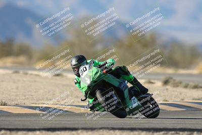 media/Dec-07-2025-CVMA (Sun) [[3e7d2de5dc]]/Race 12- Formula 40 MW and LW/